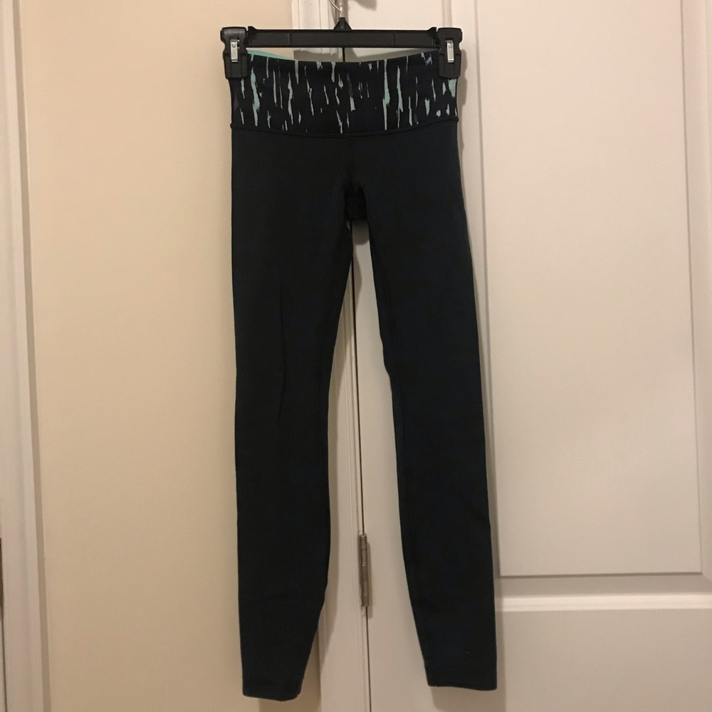 Lululemon reversible Wunder Under legging size 2